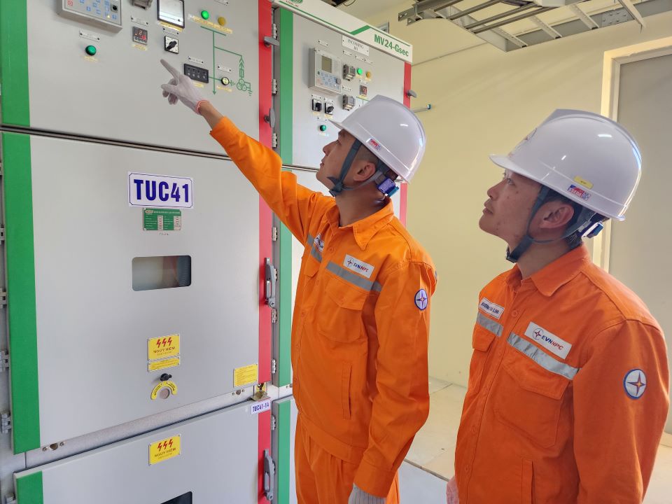 Phóng sự truyền hình: Nghiệm thu đóng điện Trạm biến áp 110kV Sơn La 2